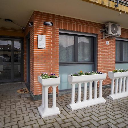 Gelsomino Suite Leonardo Academy, Mxp & Laghi Sesto Calende Dış mekan fotoğraf
