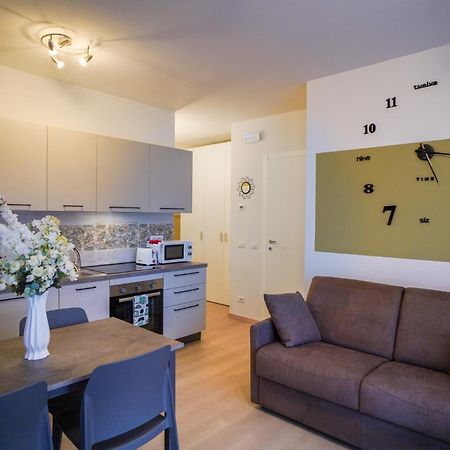 Gelsomino Suite Leonardo Academy, Mxp & Laghi Sesto Calende Dış mekan fotoğraf