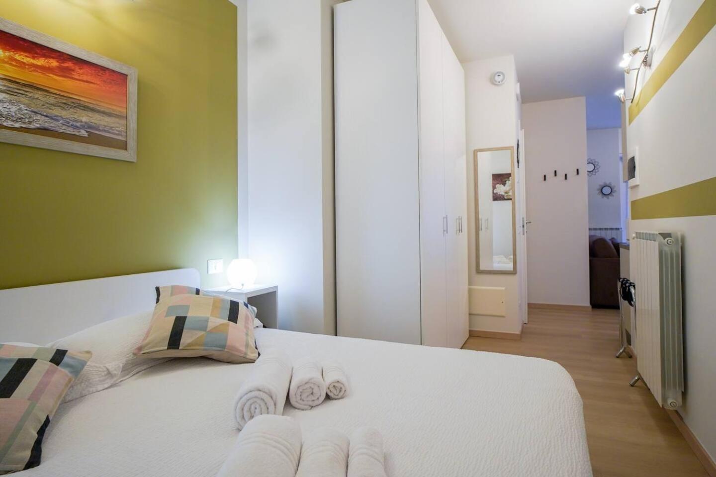 Gelsomino Suite Leonardo Academy, Mxp & Laghi Sesto Calende Dış mekan fotoğraf