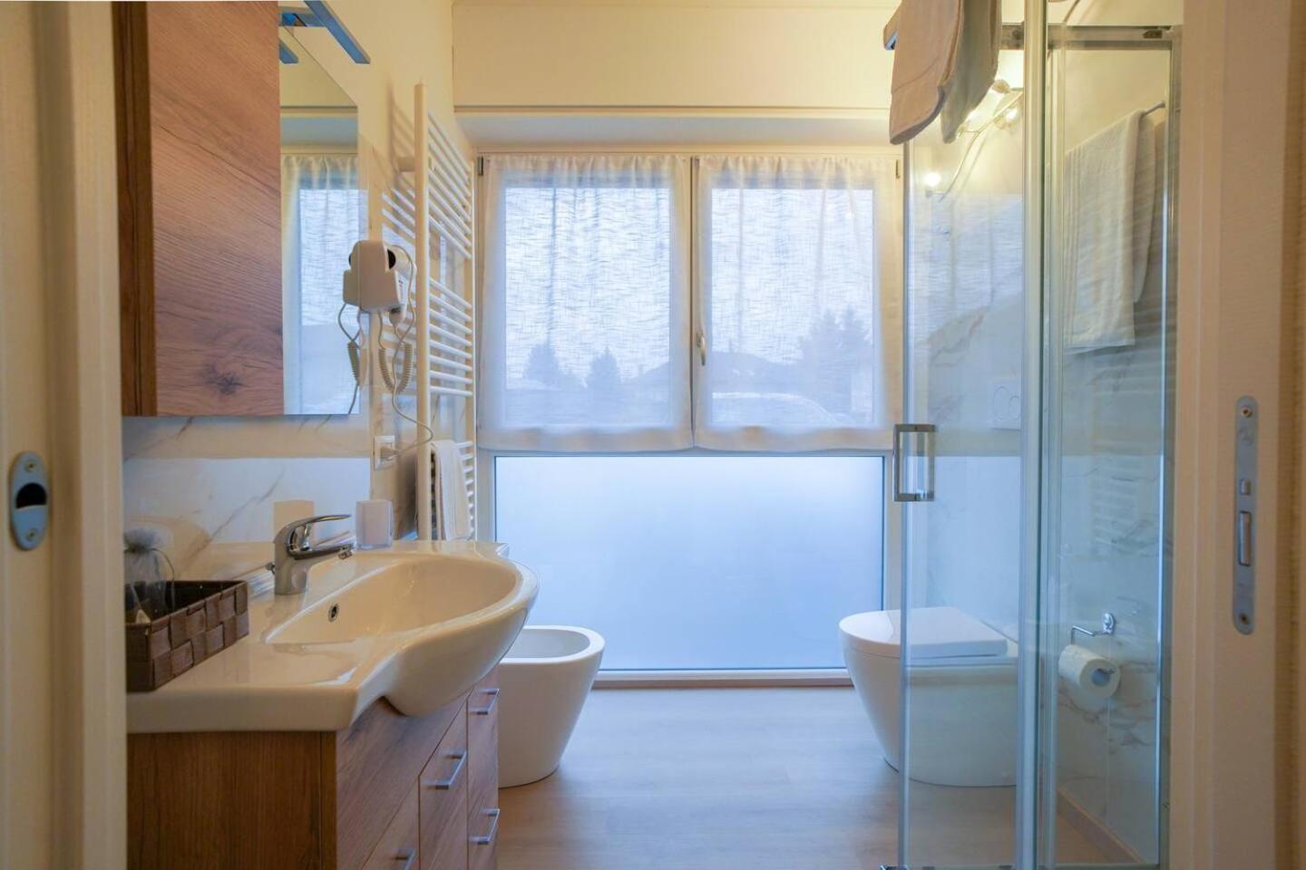 Gelsomino Suite Leonardo Academy, Mxp & Laghi Sesto Calende Dış mekan fotoğraf