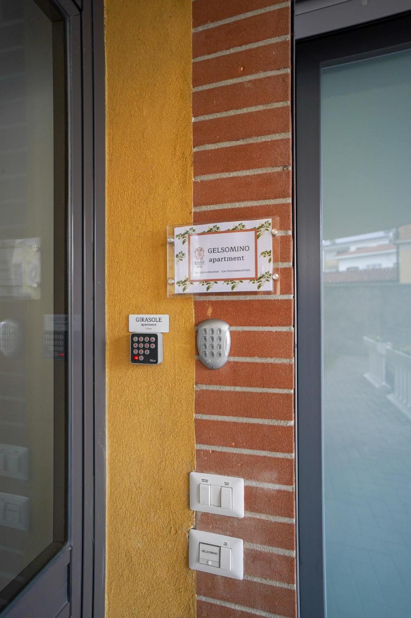 Gelsomino Suite Leonardo Academy, Mxp & Laghi Sesto Calende Dış mekan fotoğraf